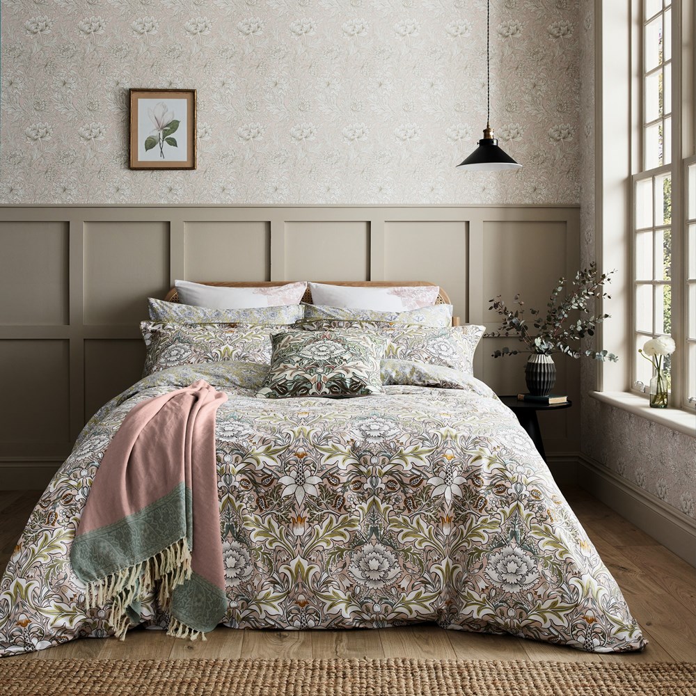 Severne Bedding by William Morris in Cochineal Pink